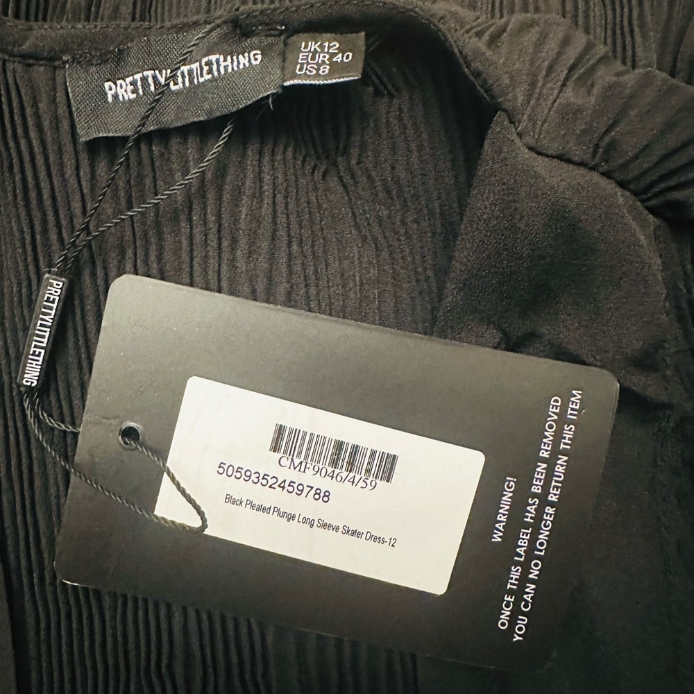 Pretty Little Thing Black Plunge Neck Pleated Party Dress Womens 8 UK12 - Picture 4 of 6